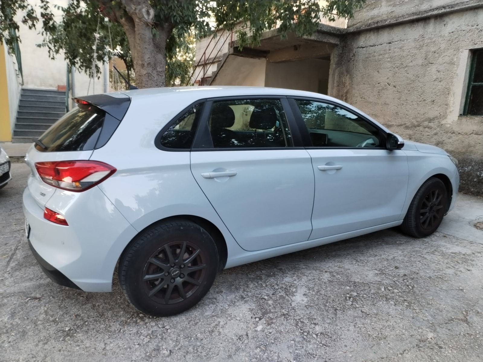 Hyundai i30 1.6 CRDi Classic oprema +reg.do 7/27god., fotografija 6