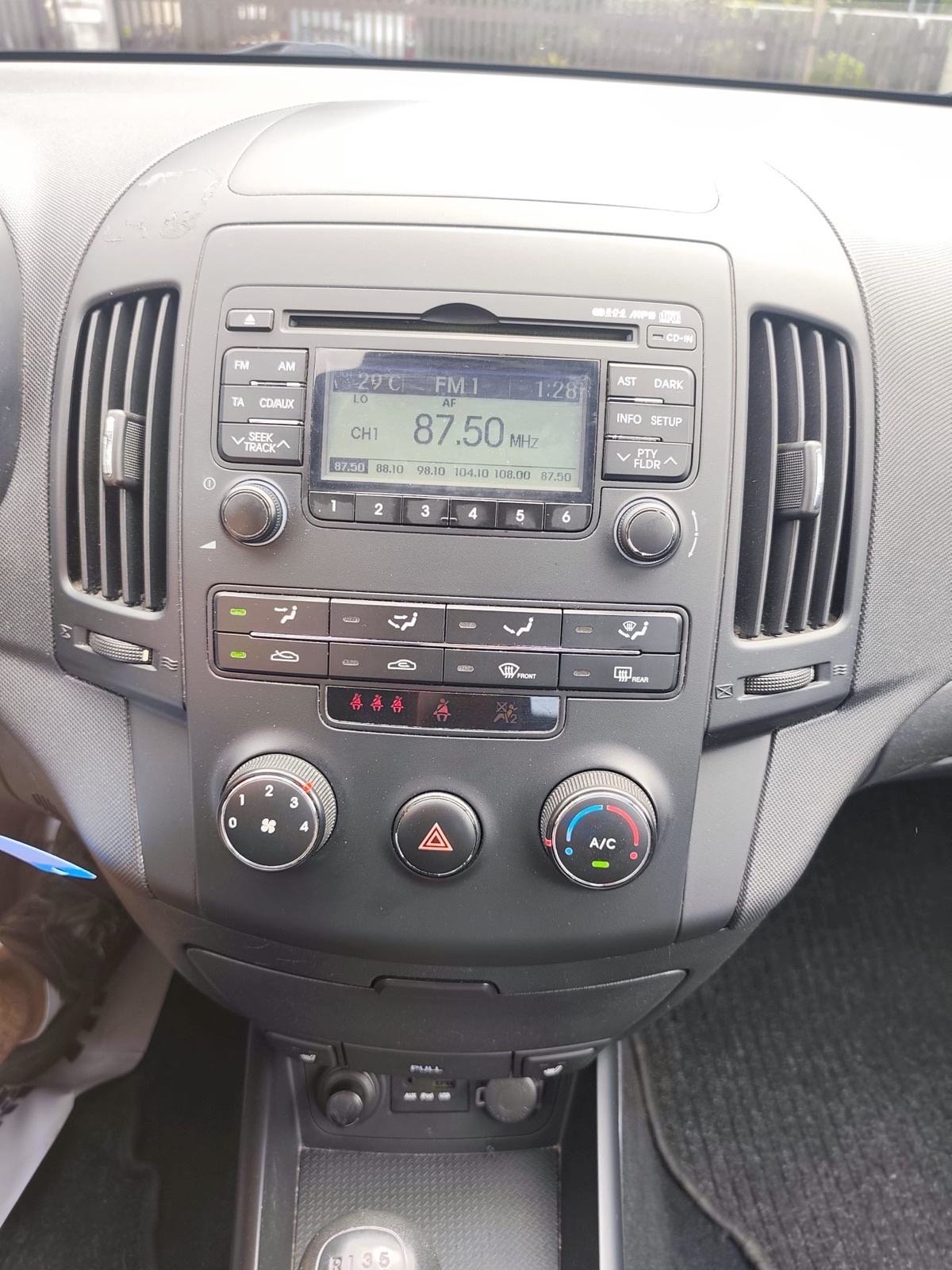 Hyundai i30 1,6 CRDi / ODLIČAN / REG 1 GOD // JAMSTVO 12 MJ //, fotografija 16