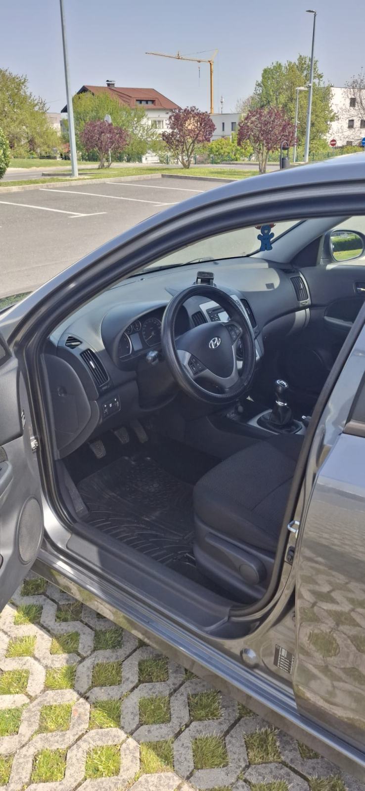 Hyundai i30 1,6 CRDi registiran 7mj / 2027 g., fotografija 4