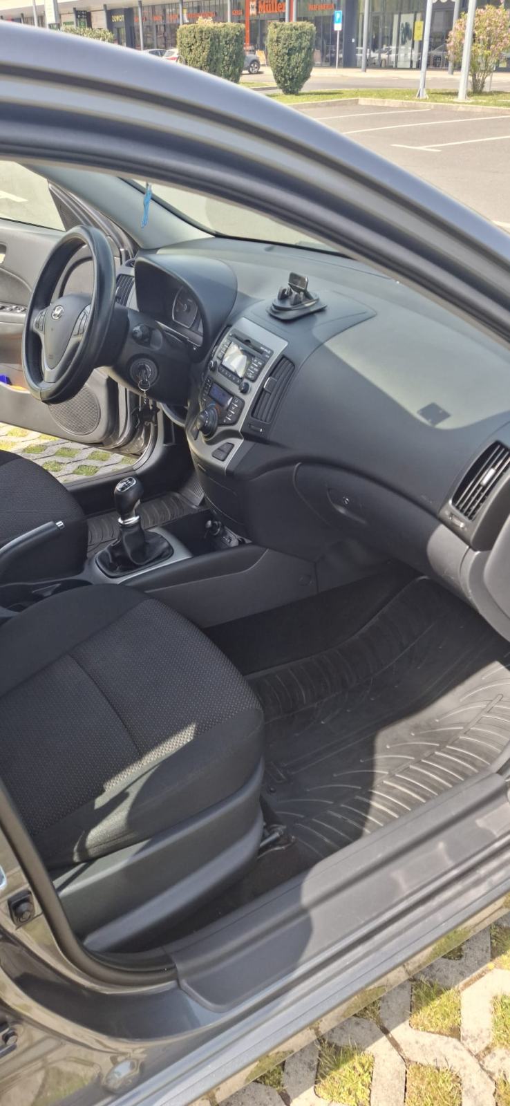 Hyundai i30 1,6 CRDi registiran 7mj / 2027 g., fotografija 6