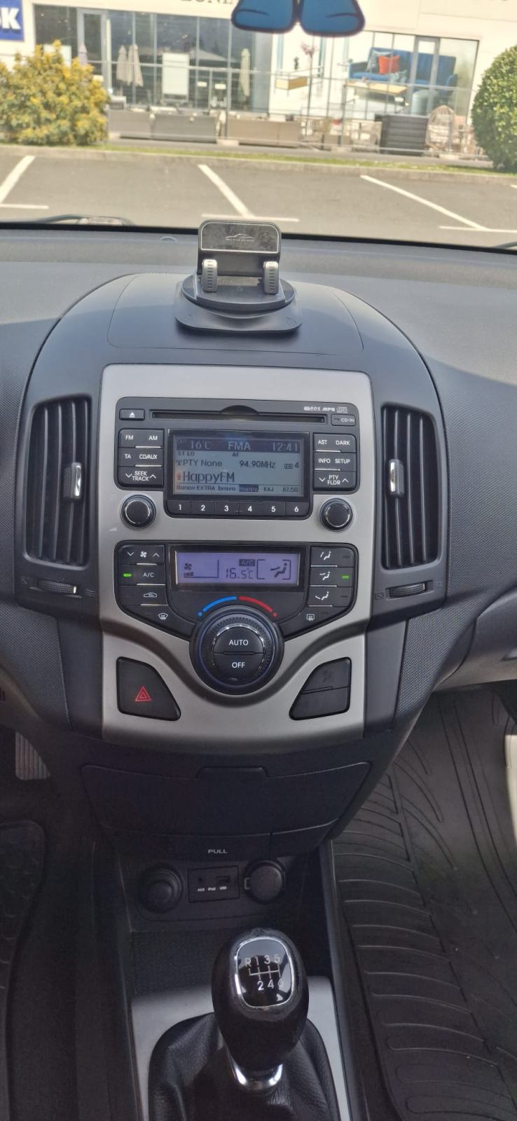 Hyundai i30 1,6 CRDi registiran 7mj / 2027 g., fotografija 9