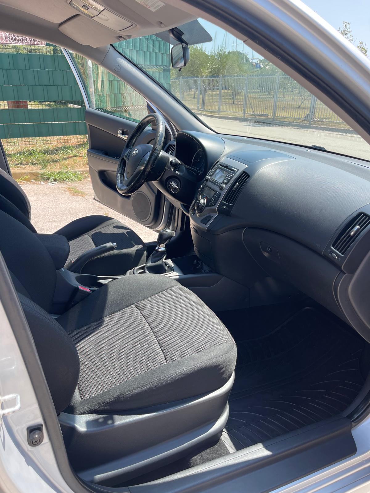 Hyundai i30 1,6 CRDi, fotografija 14