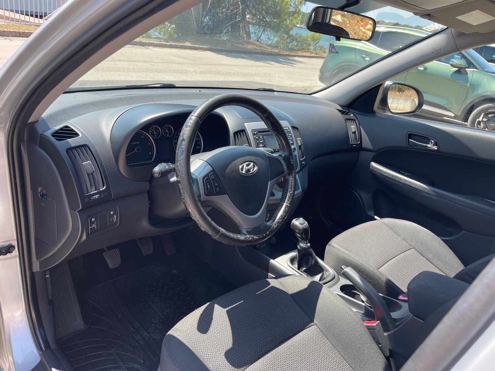 Hyundai i30 1,6 CRDi, fotografija 12