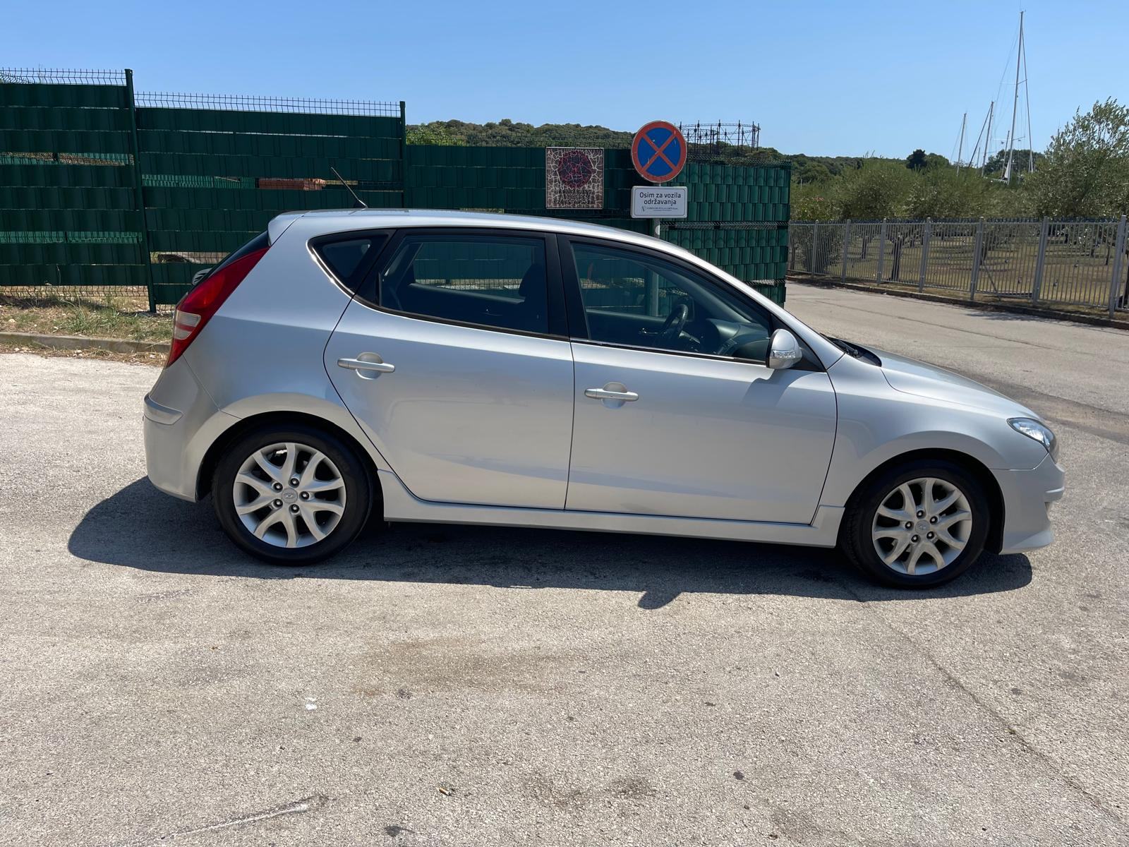 Hyundai i30 1,6 CRDi, fotografija 9