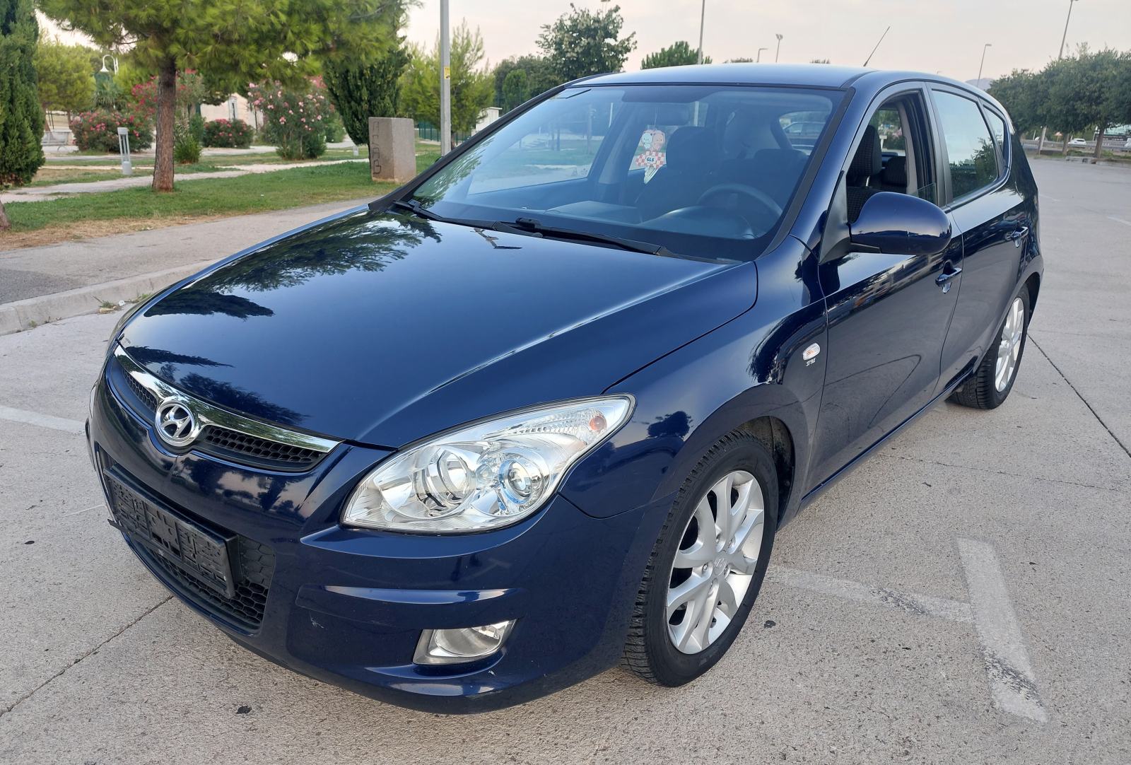 Hyundai i30 1,6 CRDi - DIZEL-, fotografija 3