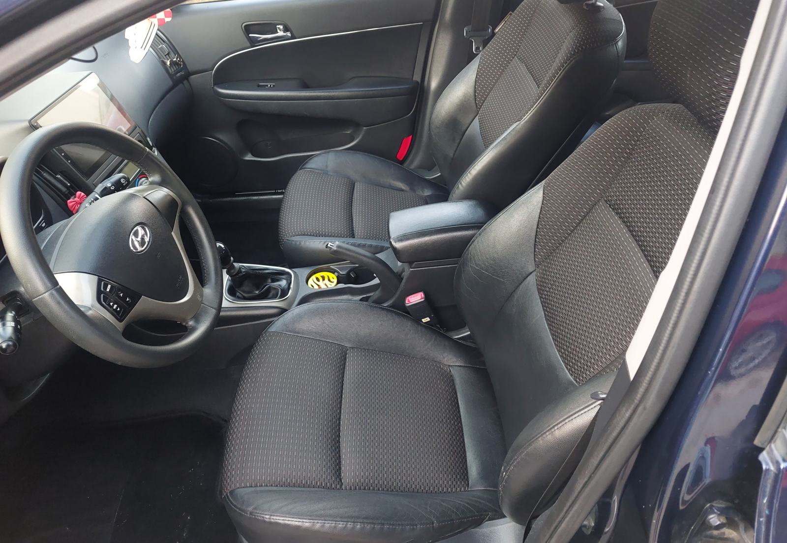 Hyundai i30 1,6 CRDi - DIZEL-, fotografija 17