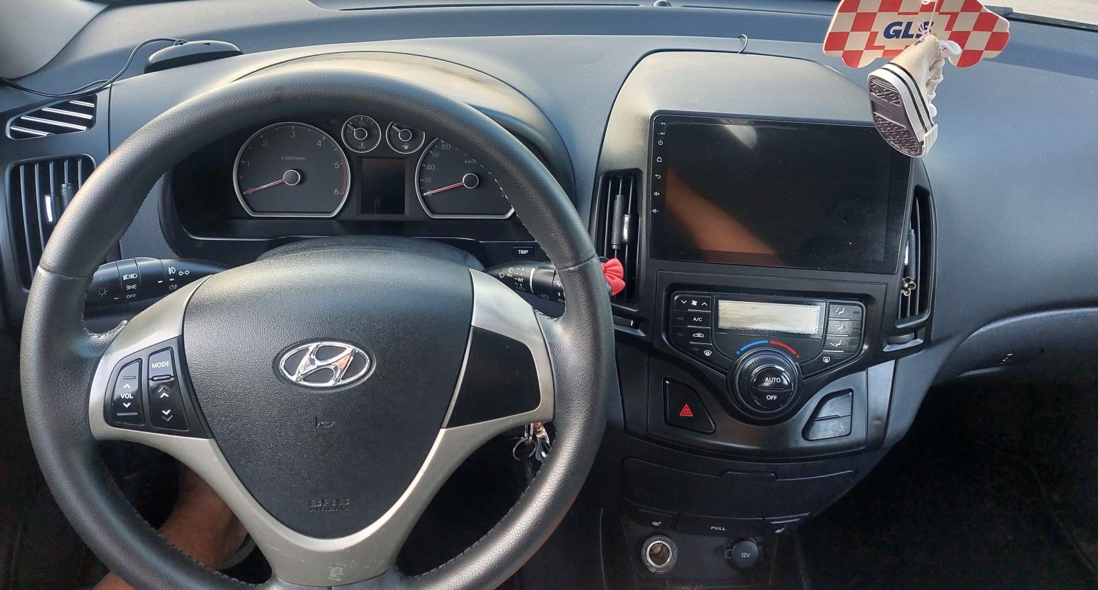 Hyundai i30 1,6 CRDi - DIZEL-, fotografija 13