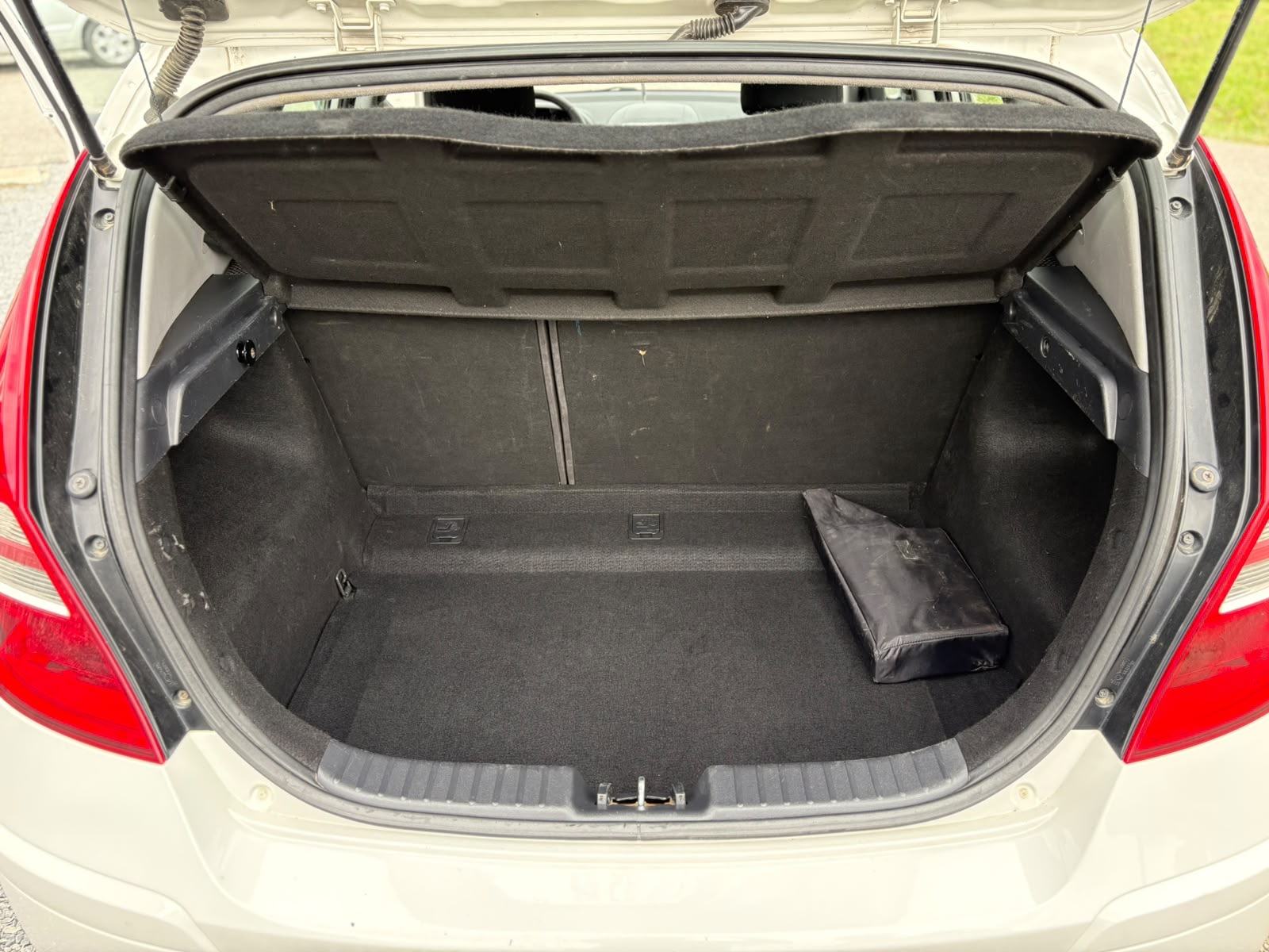 Hyundai i30 1,6 CRDi, fotografija 10