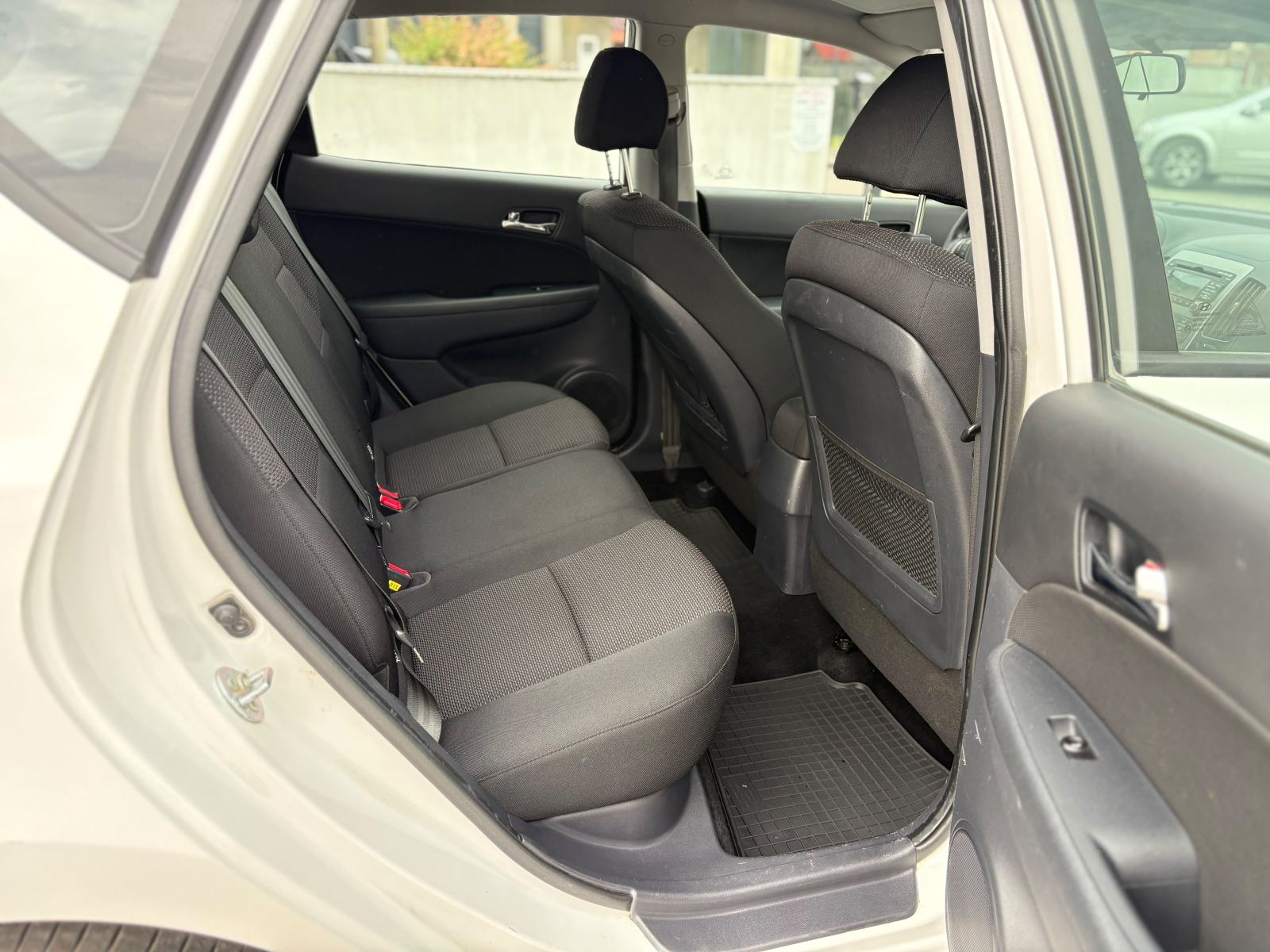 Hyundai i30 1,6 CRDi, fotografija 6