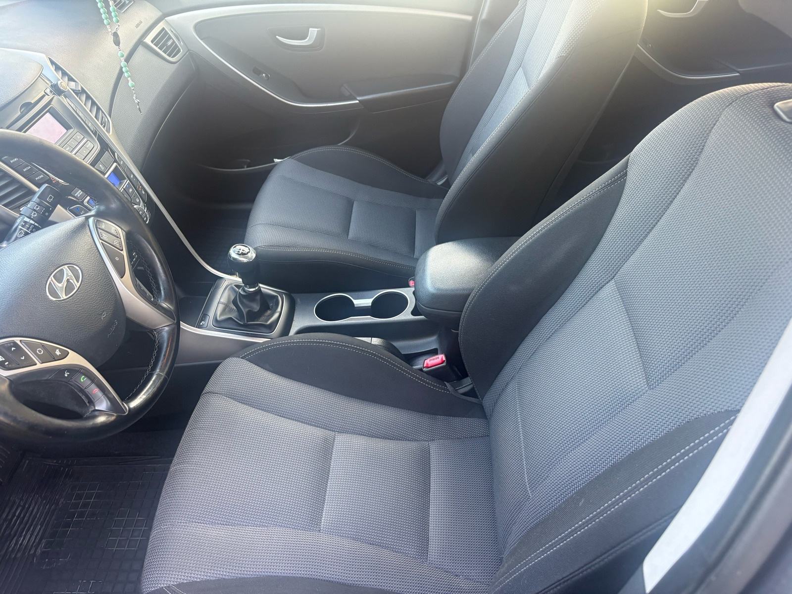 Hyundai i30 CW 1,4 CRDi tempomat,park,grijanje volana, fotografija 10