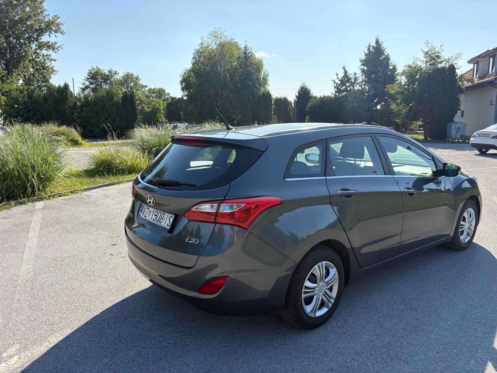 Hyundai i30 CW 1,4 CRDi tempomat,park,grijanje volana, fotografija 4