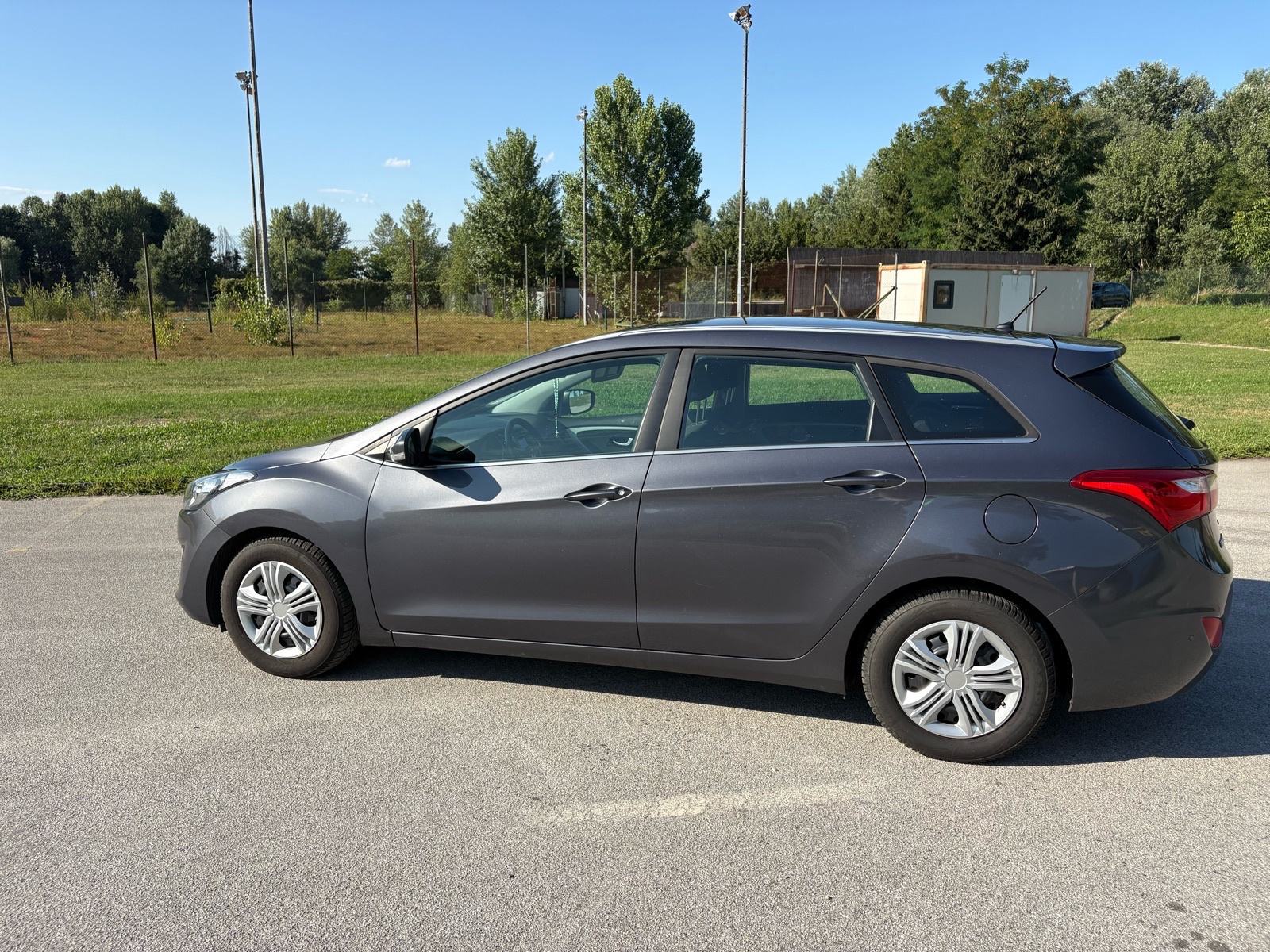Hyundai i30 CW 1,4 CRDi tempomat,park,grijanje volana, fotografija 7