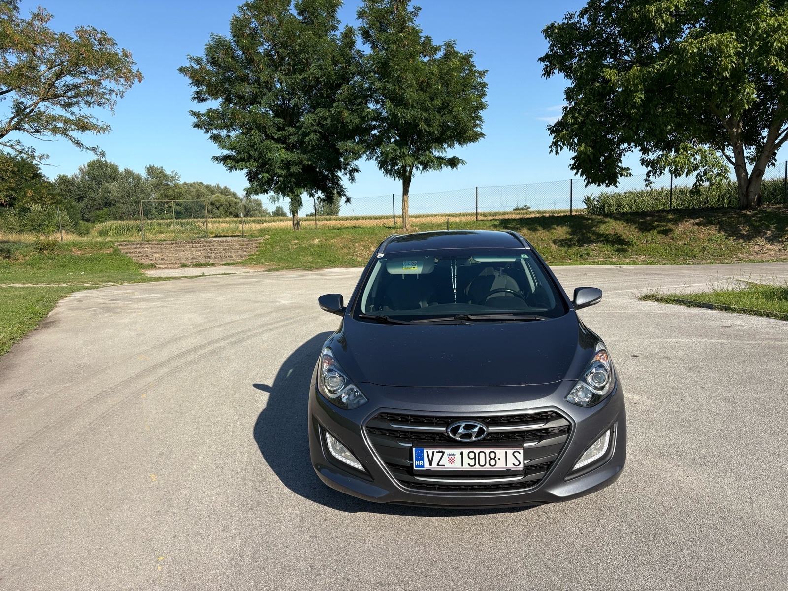 Hyundai i30 CW 1,4 CRDi tempomat,park,grijanje volana, fotografija 2