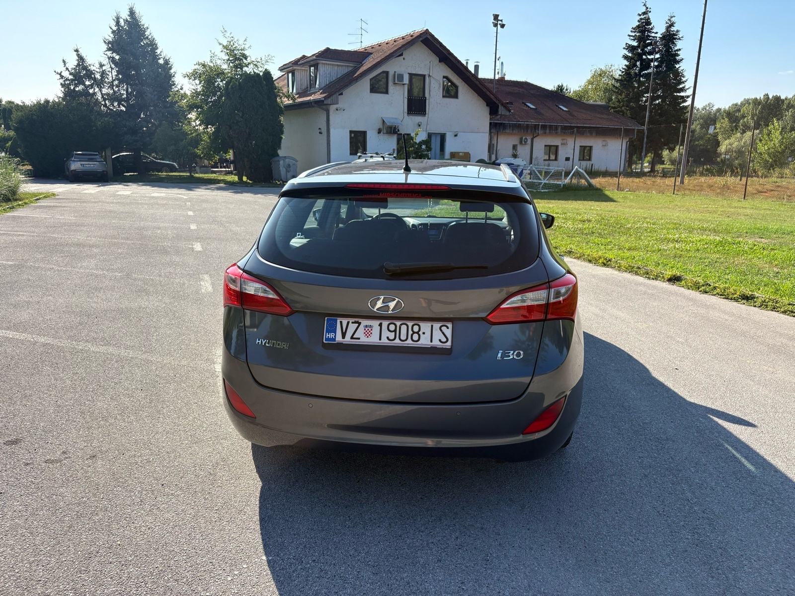 Hyundai i30 CW 1,4 CRDi tempomat,park,grijanje volana, fotografija 5
