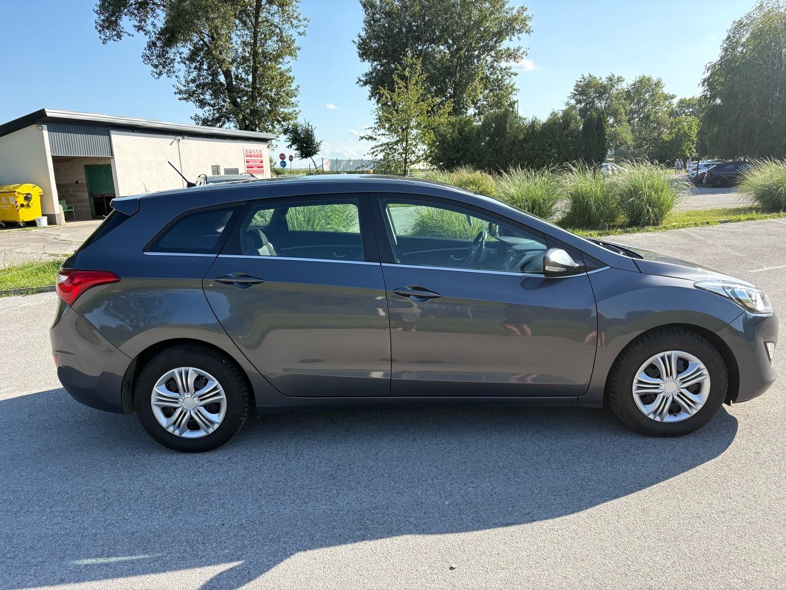 Hyundai i30 CW 1,4 CRDi tempomat,park,grijanje volana, fotografija 3