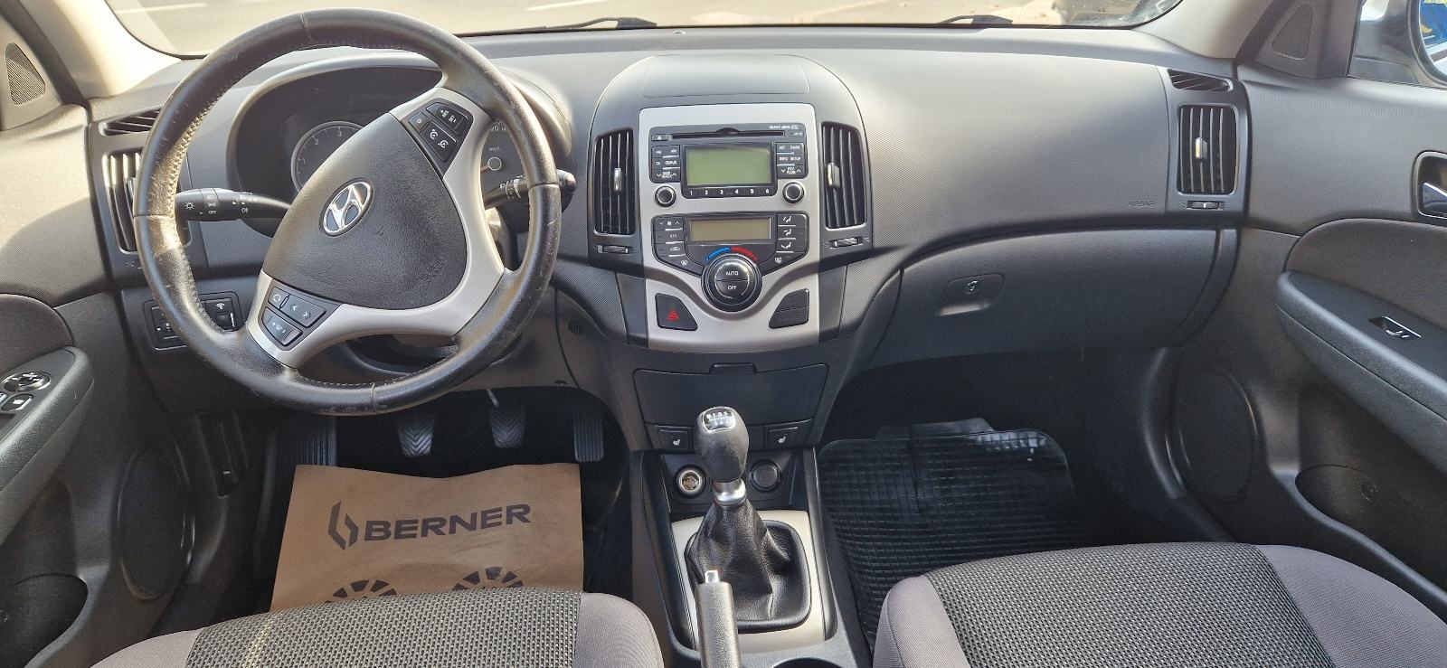 HYUNDAI i30 CW 1,6 CRDi 12/2012 115 PS TOP, fotografija 11