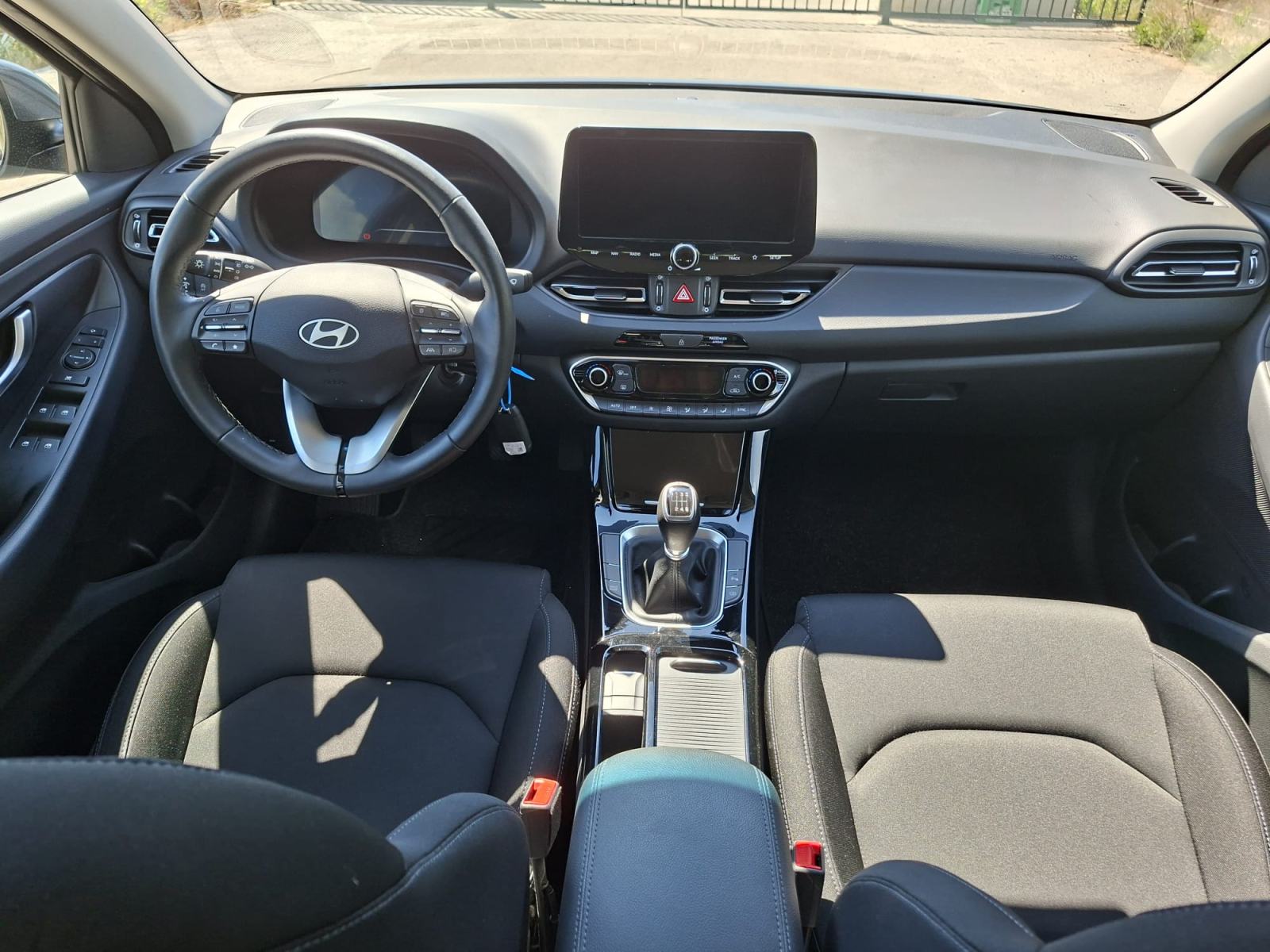 Hyundai i30 Fastback 1.5 TGDI PREMIUM, fotografija 6