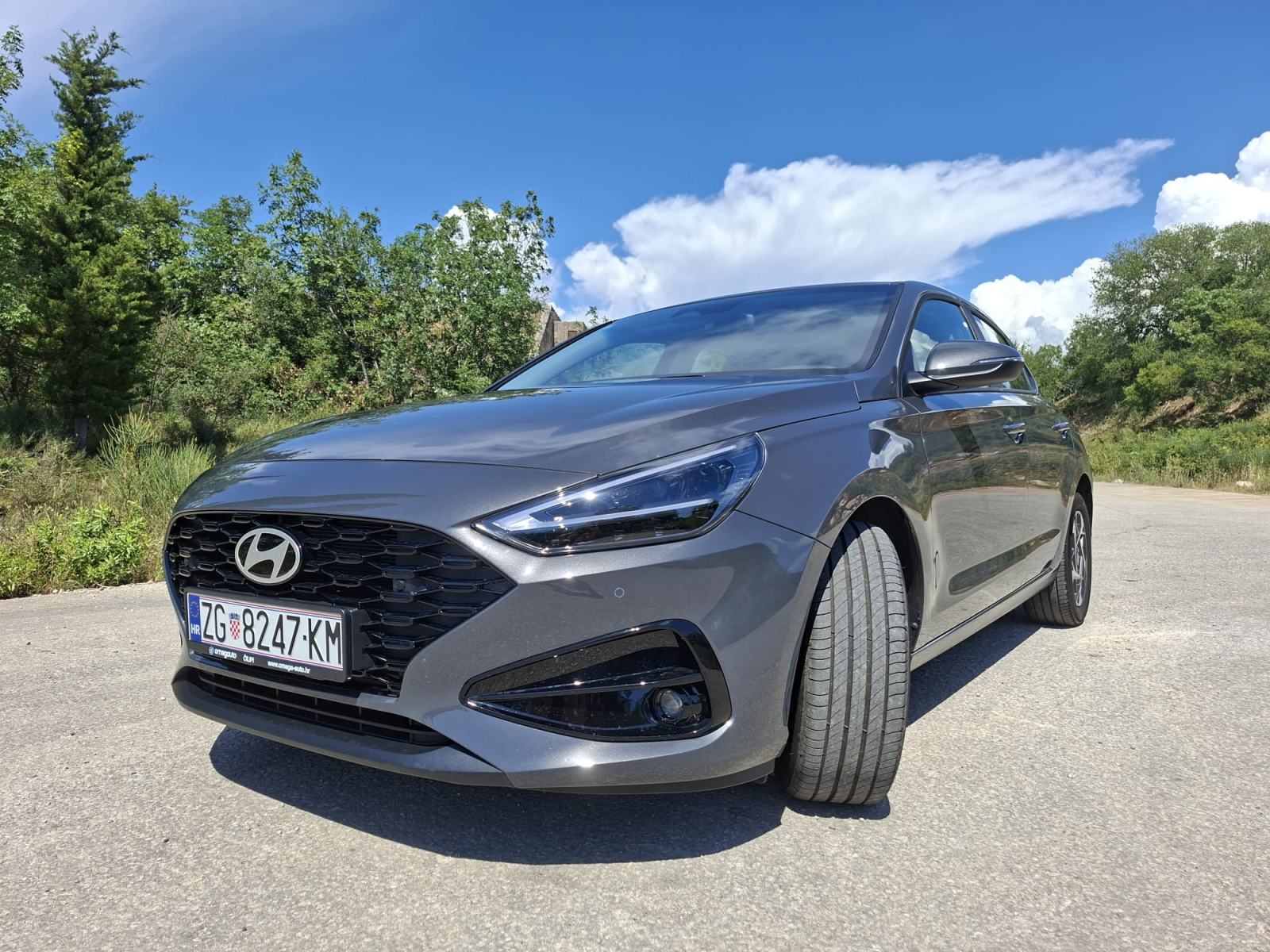 Hyundai i30 Fastback 1.5 TGDI PREMIUM, fotografija 2