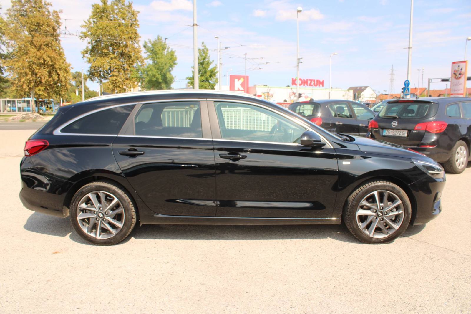 Hyundai i30 Karavan 1.0 T-GDi AUTOMATIK *NAVIGACIJA,KAMERA*, fotografija 4