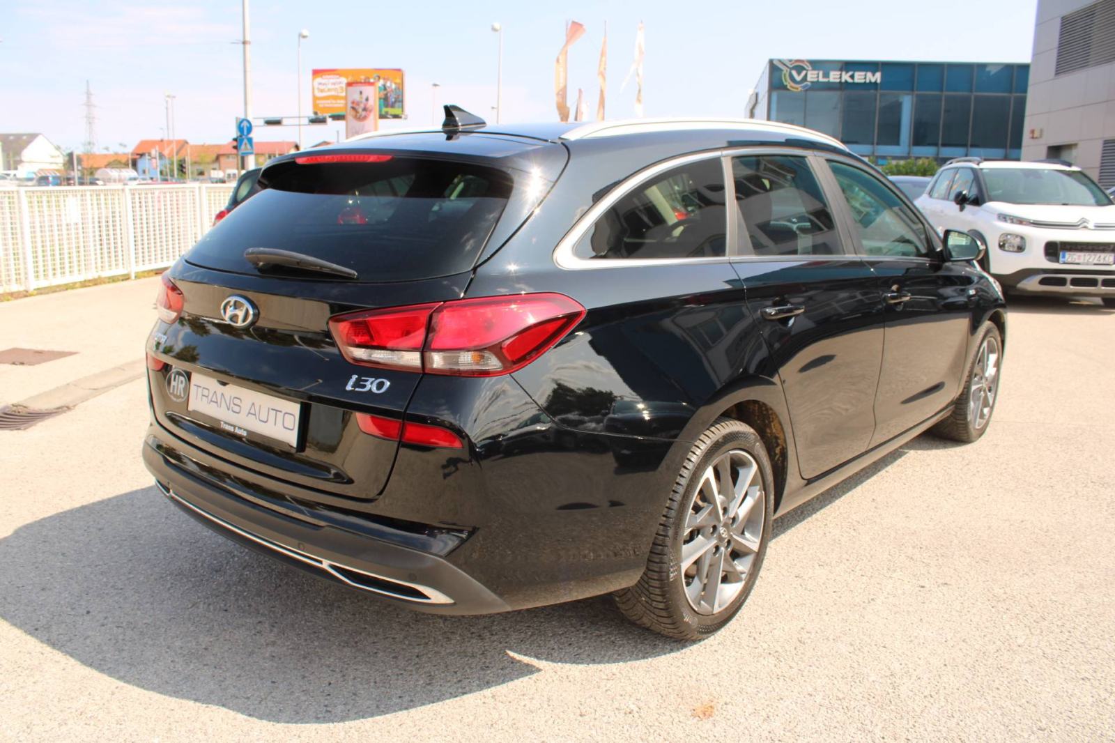 Hyundai i30 Karavan 1.0 T-GDi AUTOMATIK *NAVIGACIJA,KAMERA*, fotografija 5