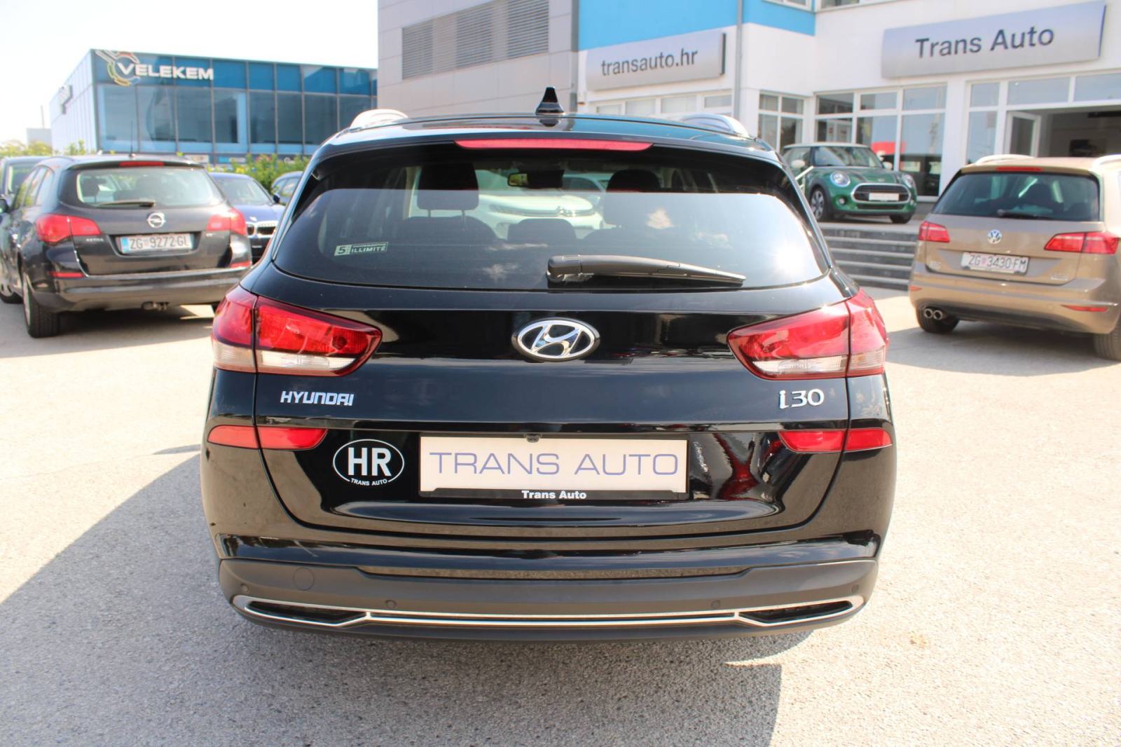 Hyundai i30 Karavan 1.0 T-GDi AUTOMATIK *NAVIGACIJA,KAMERA*, fotografija 6