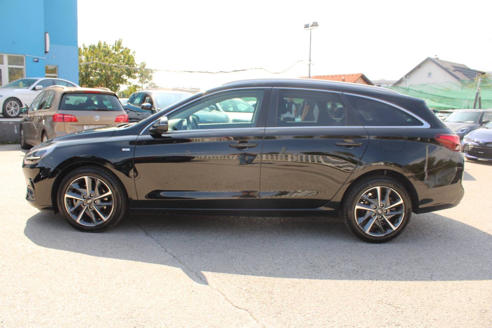 Hyundai i30 Karavan 1.0 T-GDi AUTOMATIK *NAVIGACIJA,KAMERA*, fotografija 8