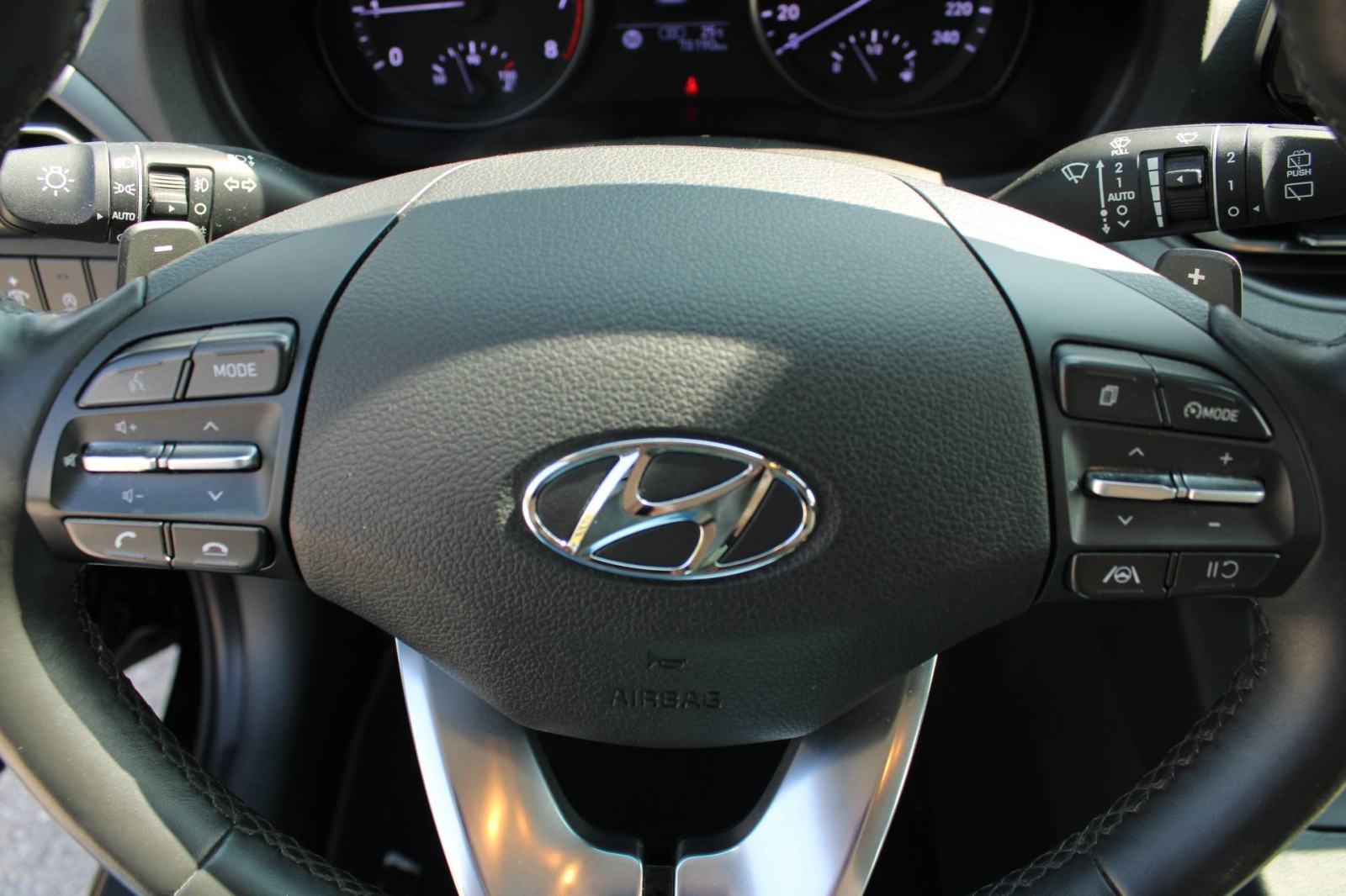 Hyundai i30 Karavan 1.0 T-GDi AUTOMATIK *NAVIGACIJA,KAMERA*, fotografija 14