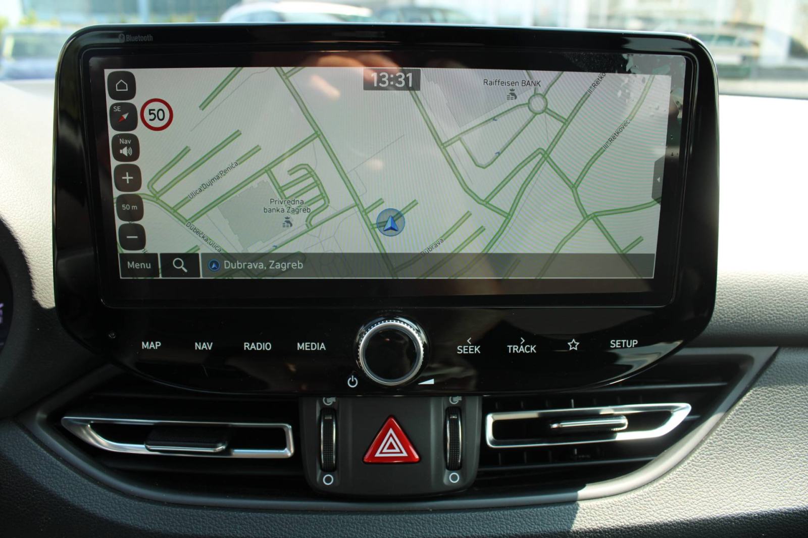 Hyundai i30 Karavan 1.0 T-GDi AUTOMATIK *NAVIGACIJA,KAMERA*, fotografija 17