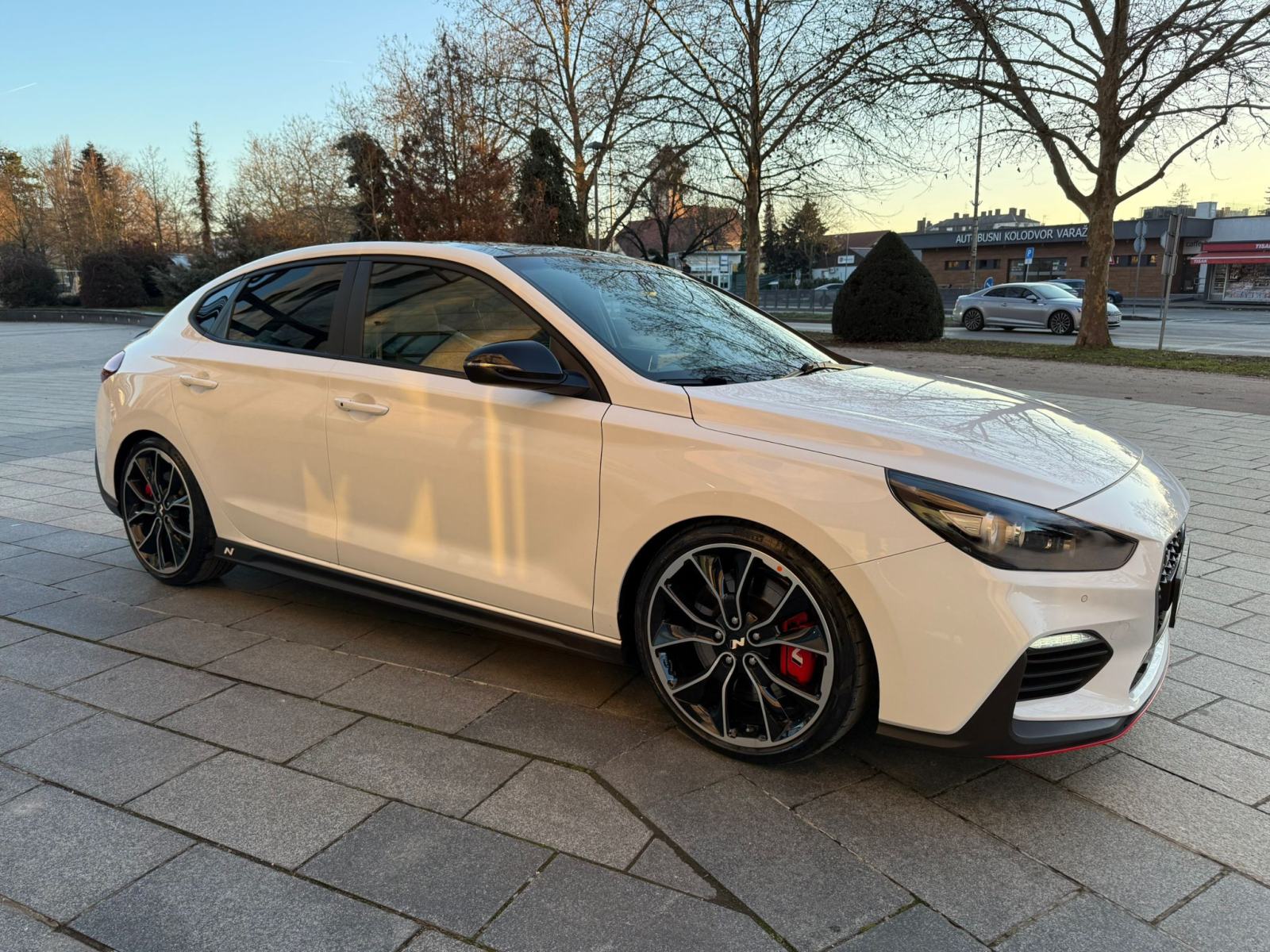HYUNDAI i30 N - FASTBACK - PANORAMA - LED - 202 KW - 2019 GOD - TOP!, fotografija 5