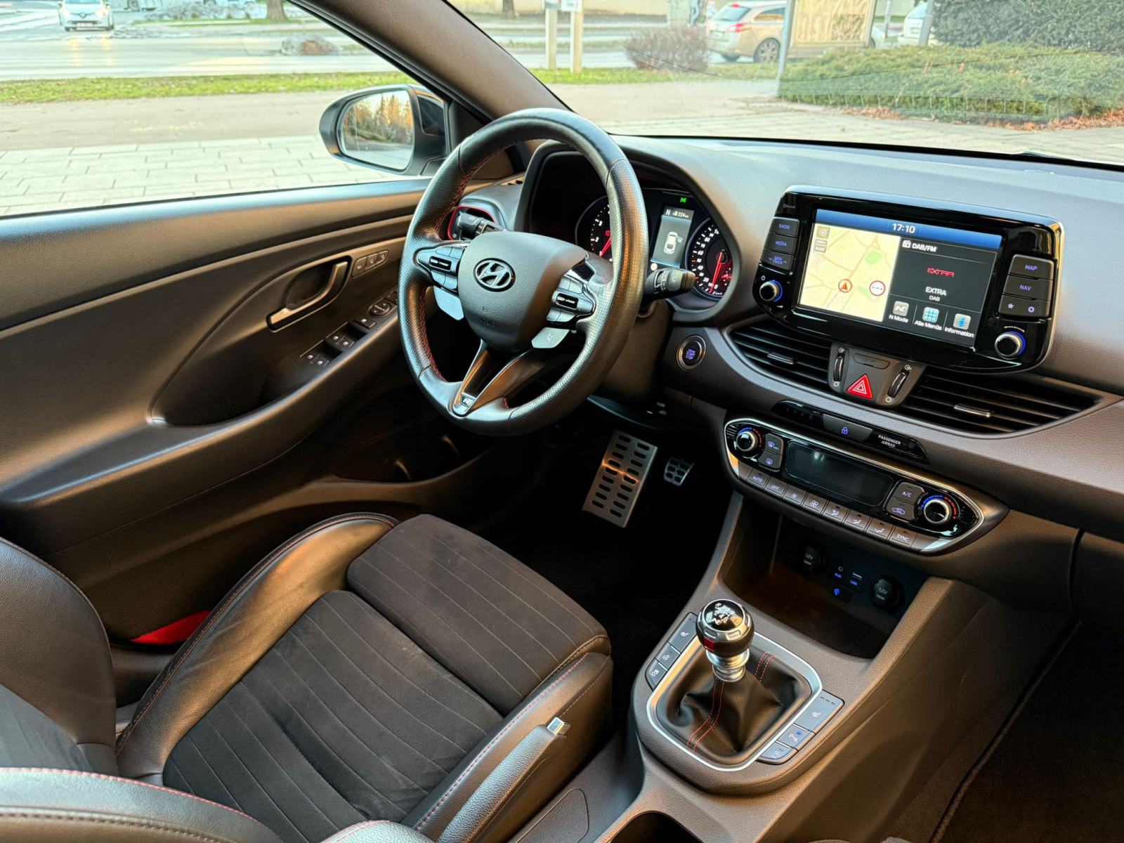 HYUNDAI i30 N - FASTBACK - PANORAMA - LED - 202 KW - 2019 GOD - TOP!, fotografija 16