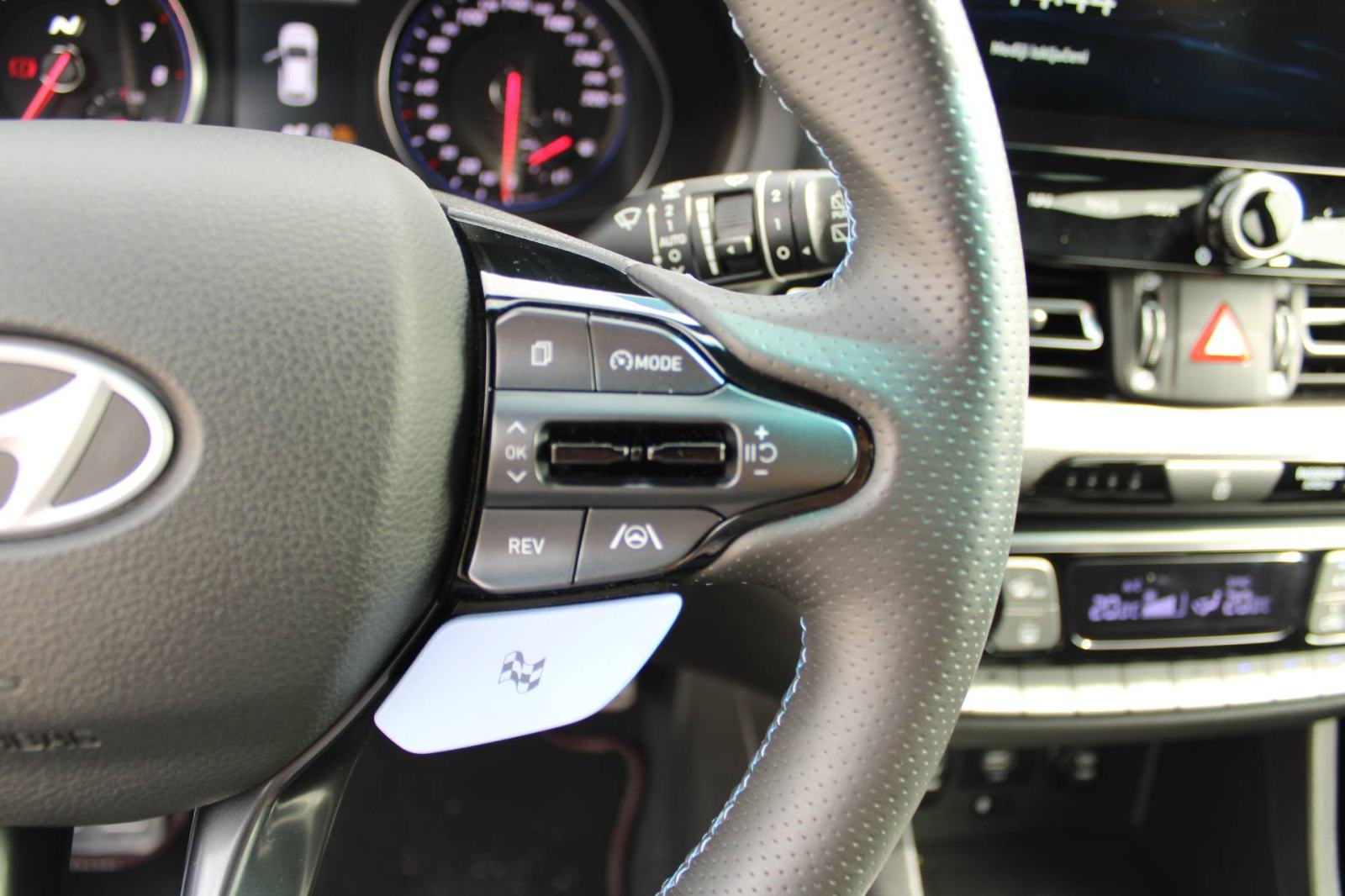 Hyundai i30 N Performance 2.0 *NAVIGACIJA,LED,KAMERA,GR.SJEDALA*, fotografija 16