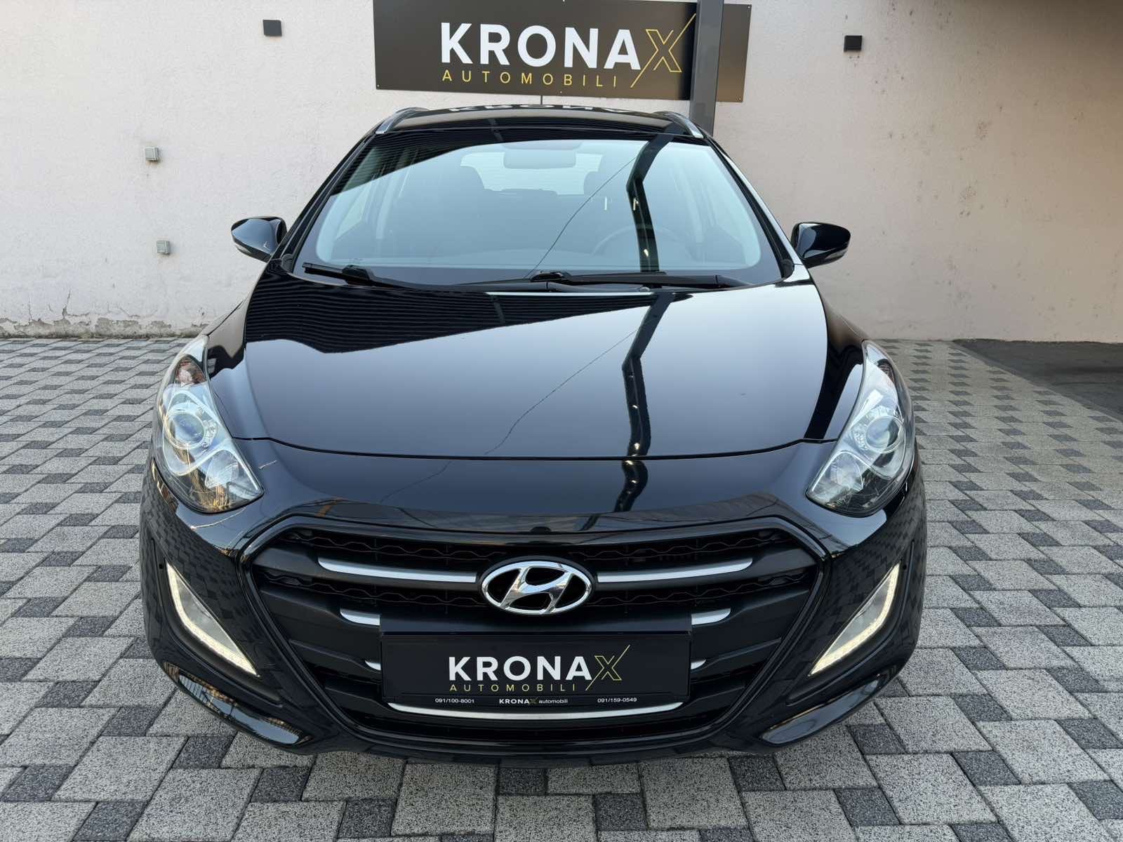 HYUNDAI i30 SW 1,6 CRDI Trend Blue (KLIMA,LED,NAVI,KAMERA,SERVISNA…), fotografija 2