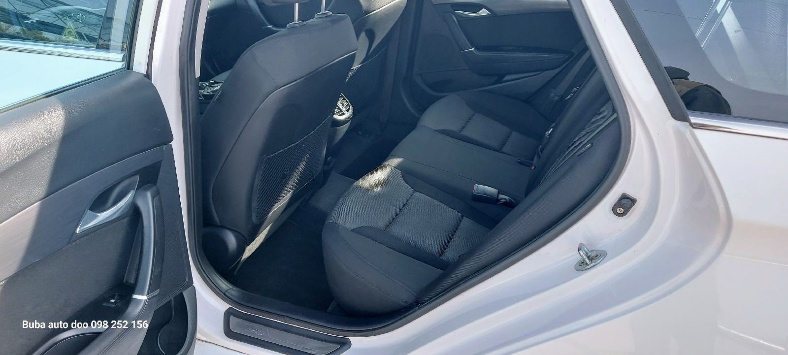 Hyundai i40 1,7crdi AUTOMATIK//NAVIGACIJA//zamjena za kombi//, fotografija 12