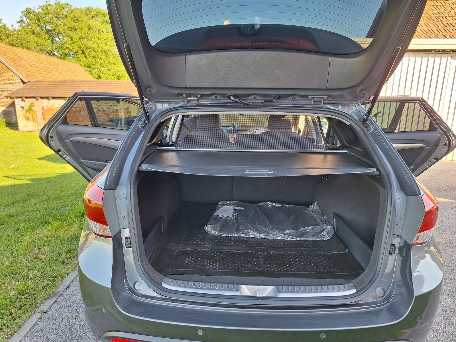 Hyundai i40 1,7, fotografija 7