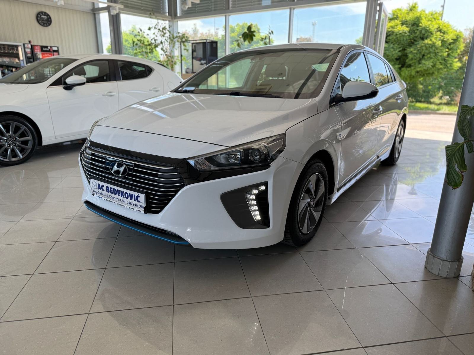 Hyundai Ioniq 1,6 GDI kamera grijana sjedala i volan servisna knjižica, pogled izvana - slika 3
