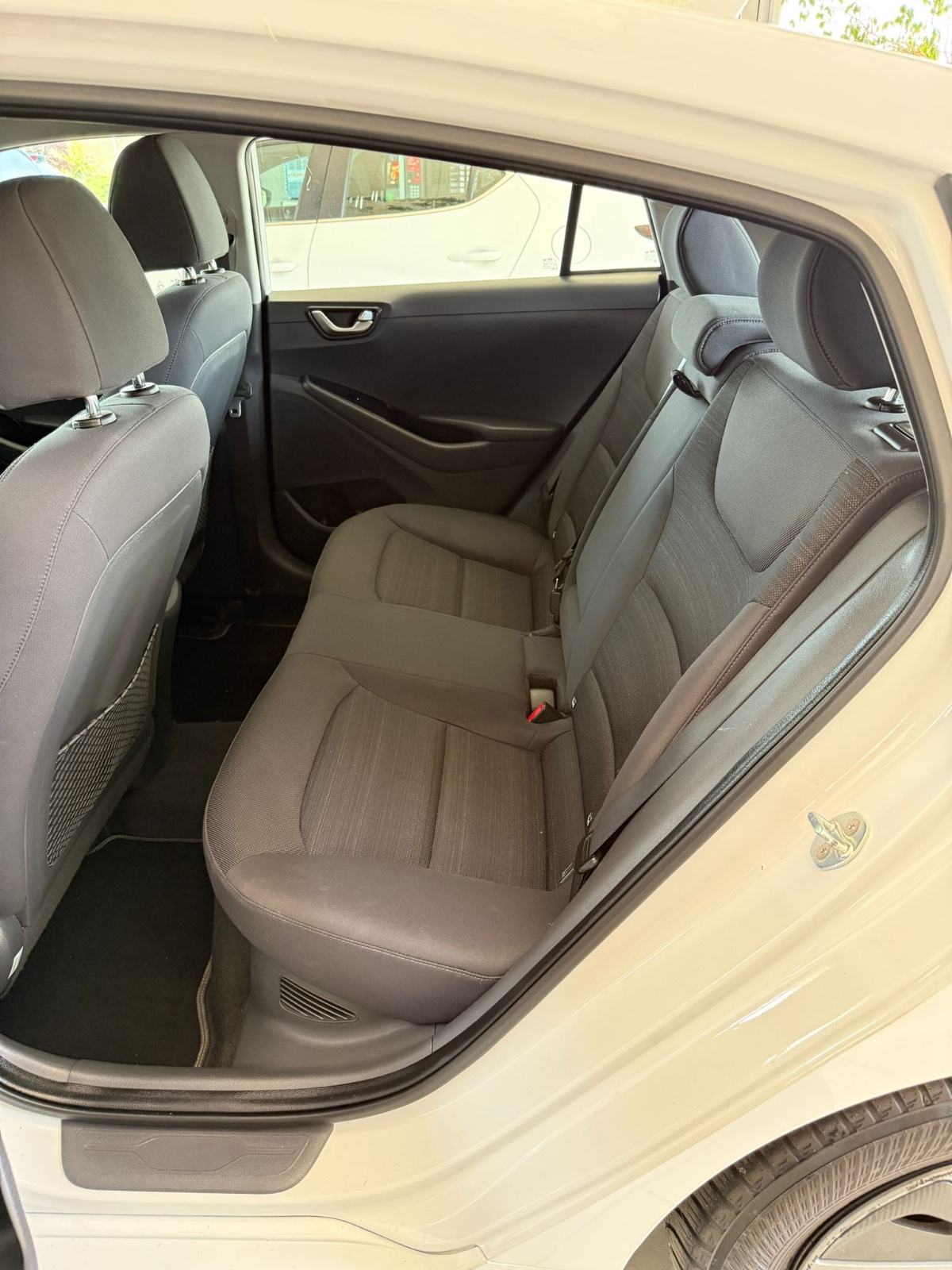Hyundai Ioniq 1,6 GDI kamera grijana sjedala i volan servisna knjižica, fotografija 10