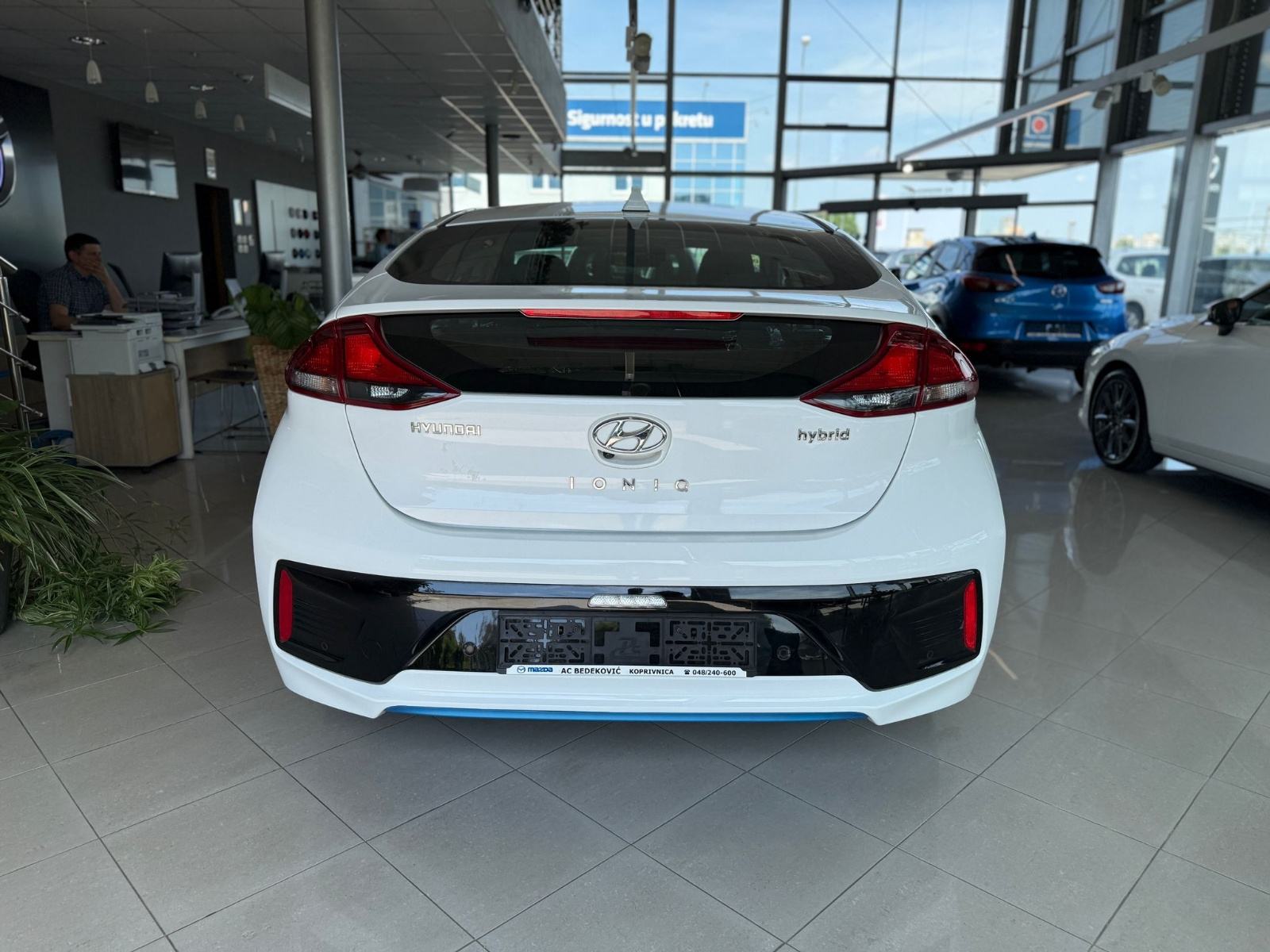 Hyundai Ioniq 1,6 GDI kamera grijana sjedala i volan servisna knjižica, pogled izvana - slika 5