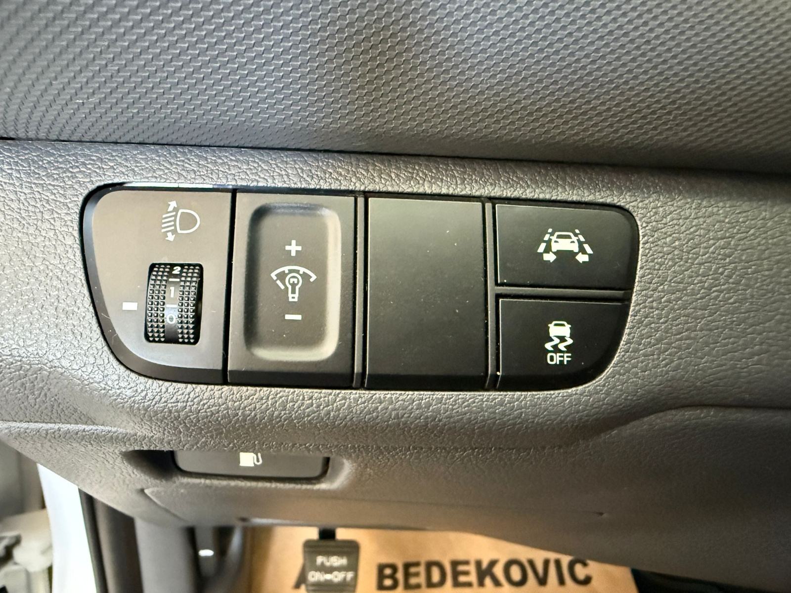 Hyundai Ioniq 1,6 GDI kamera grijana sjedala i volan servisna knjižica, fotografija 17