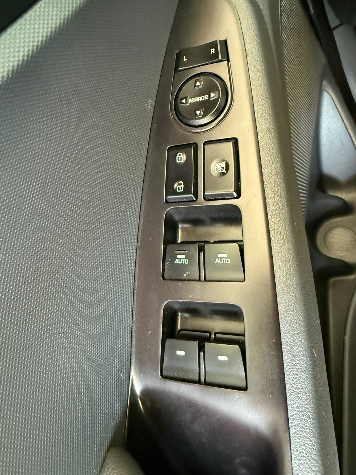 Hyundai Ioniq 1,6 GDI kamera grijana sjedala i volan servisna knjižica, fotografija 20