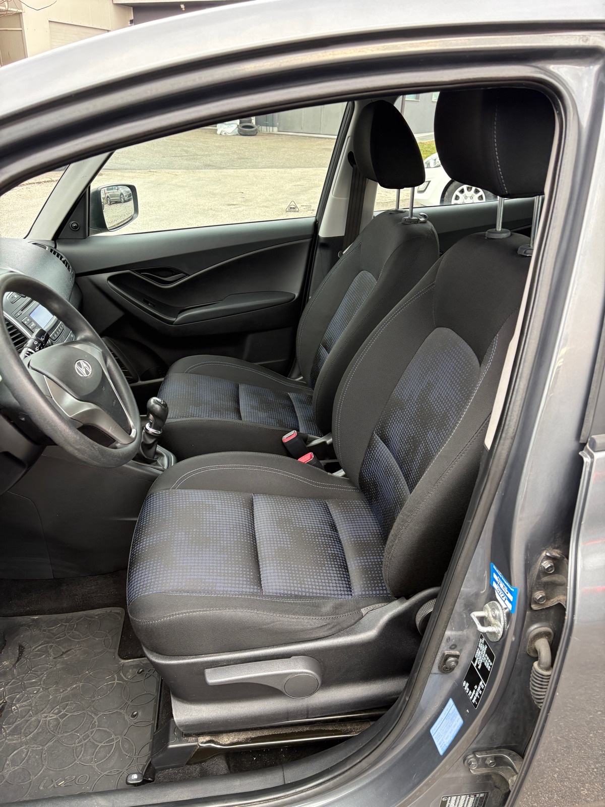 Hyundai ix20 1.4i Classic/KLIMA/100TKM!!, fotografija 9
