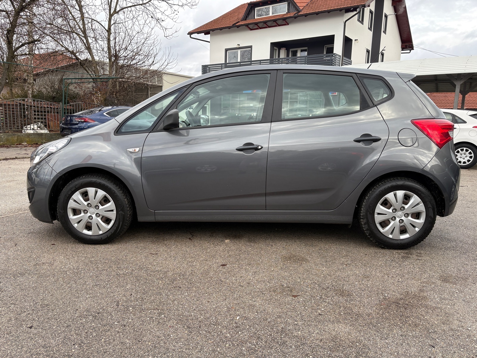 Hyundai ix20 1.4i Classic/KLIMA/100TKM!!, pogled izvana - slika 2