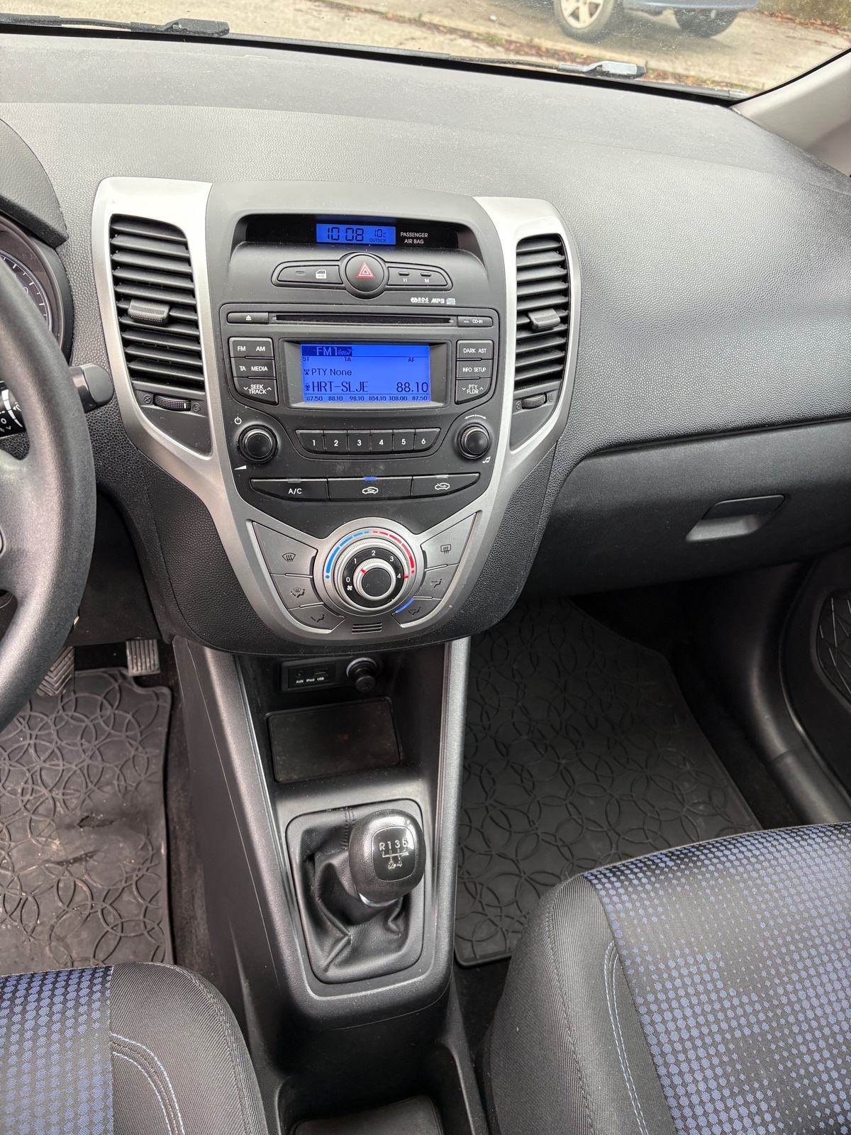 Hyundai ix20 1.4i Classic/KLIMA/100TKM!!, fotografija 12