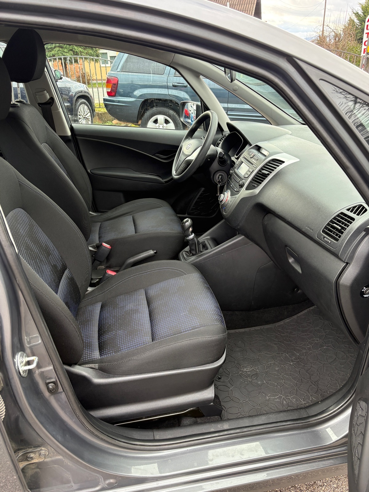 Hyundai ix20 1.4i Classic/KLIMA/100TKM!!, fotografija 16