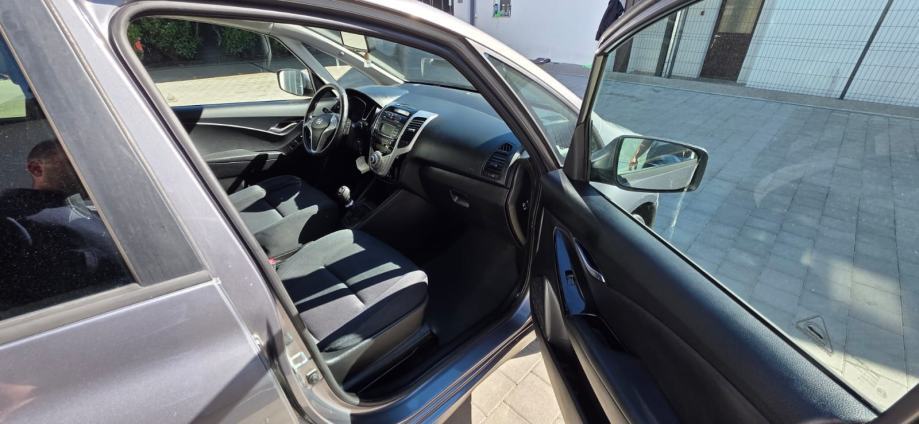 Hyundai ix20 1,6 CRDi - AUTOMATSKA KLIMA; PRVI VLASNIK, fotografija 7