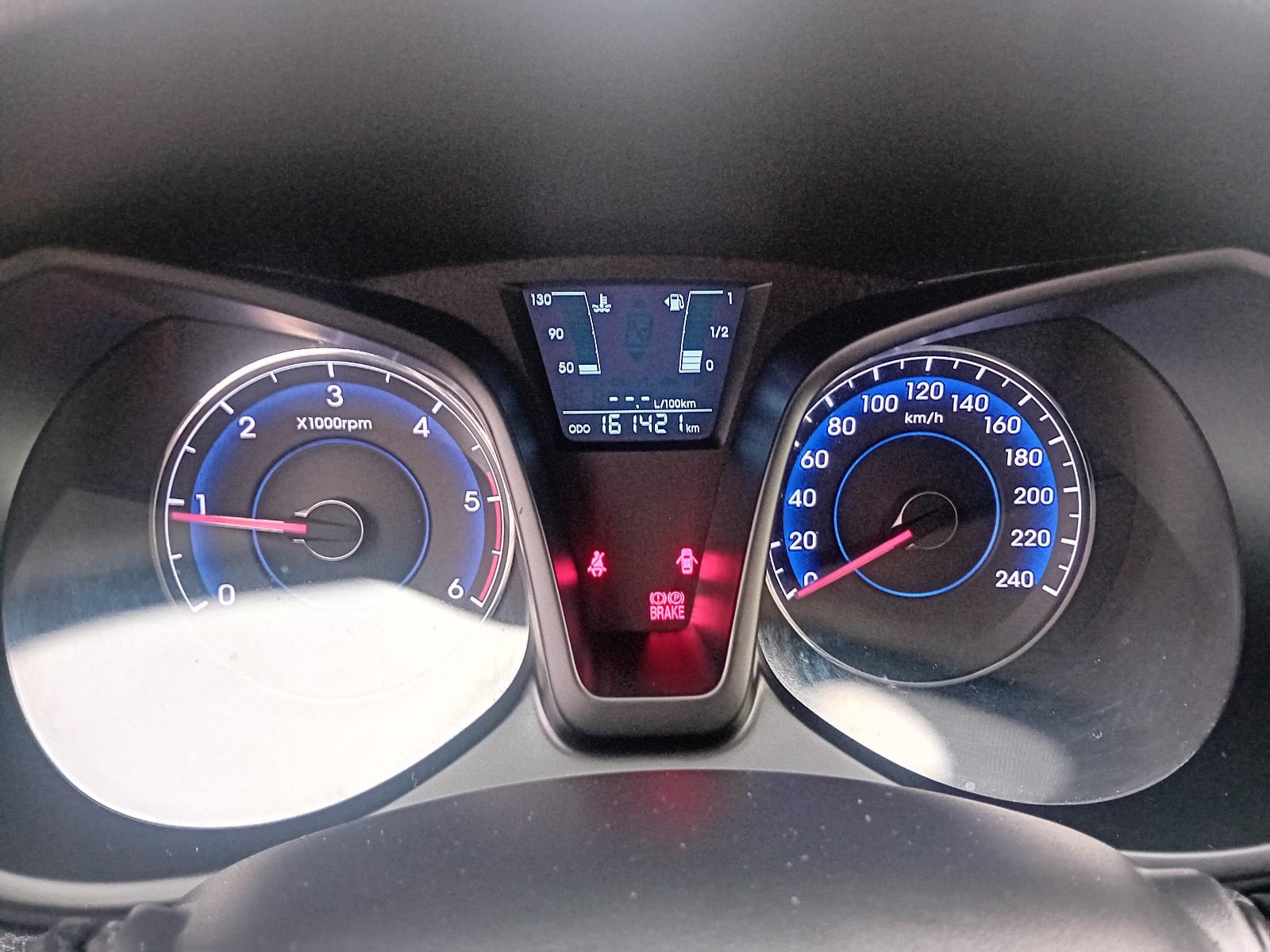 Hyundai ix20 1,6 CRDi-5*EDITION, fotografija 15