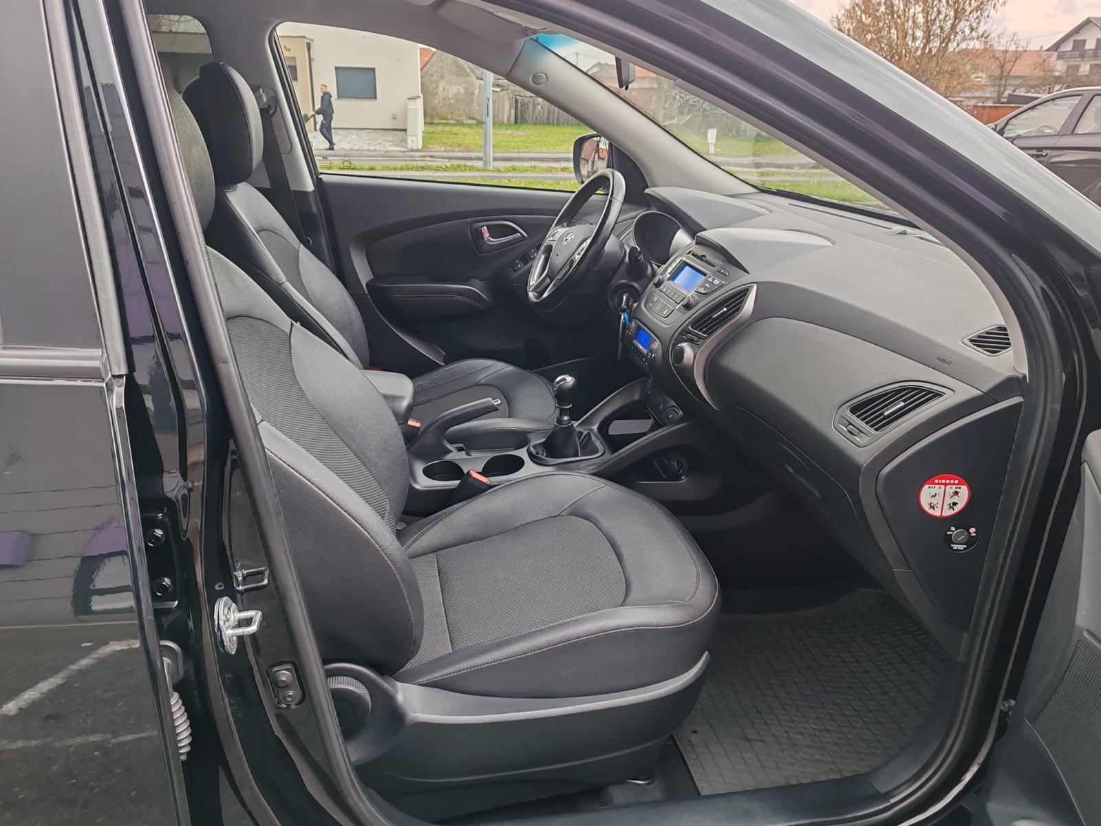 Hyundai ix35 1,7 CRDi , 110 000 km, 2015g. KARTICE 24/36 rata, fotografija 10