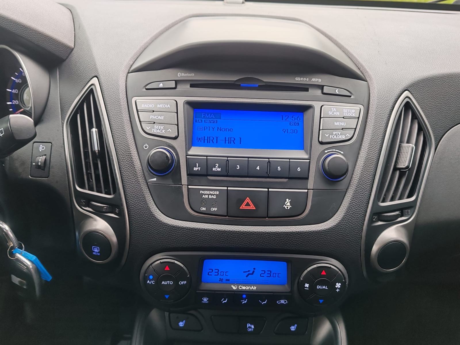 Hyundai ix35 1,7 CRDi , 110 000 km, 2015g. KARTICE 24/36 rata, fotografija 16