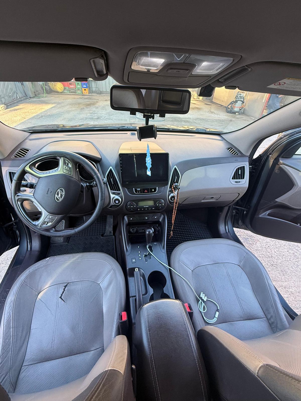Hyundai ix35 2,0 CRDi 4x4 AUTOMATIK - FULL OPREMA - RAČUNI - PRILIKA !, fotografija 3