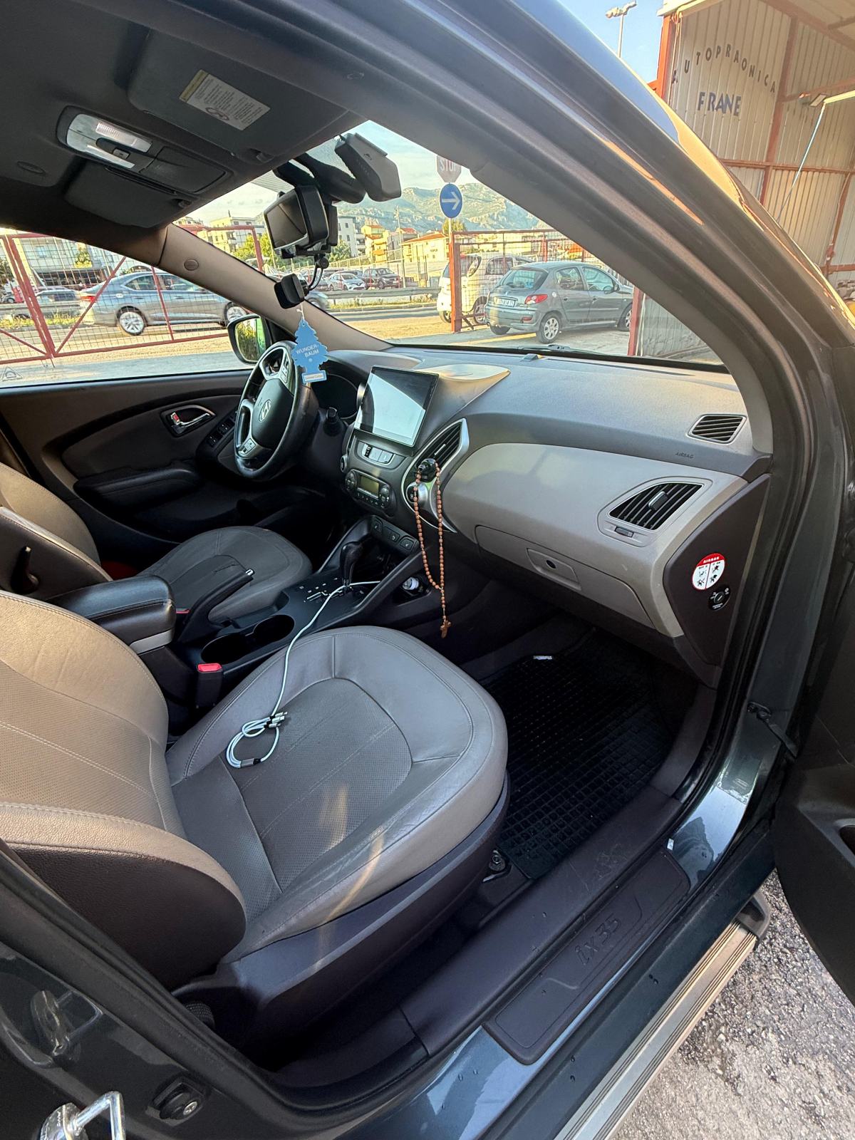 Hyundai ix35 2,0 CRDi 4x4 AUTOMATIK - FULL OPREMA - RAČUNI - PRILIKA !, fotografija 8