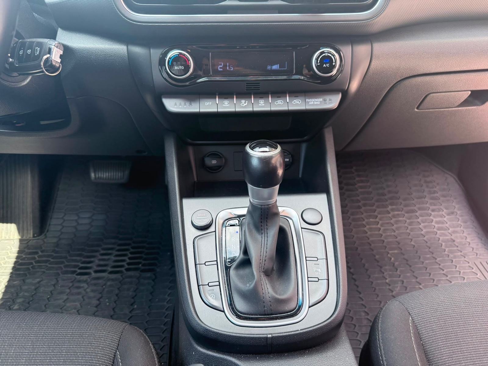 Hyundai Kona 1,0 T-GDI automatik, fotografija 10